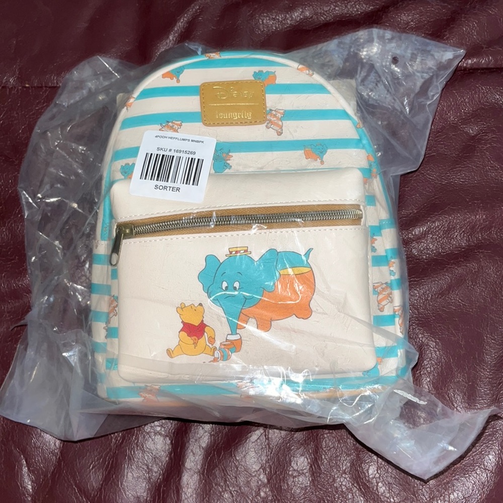 Disney Loungefly backpack of Winnie the Pooh🐾🌞🍯